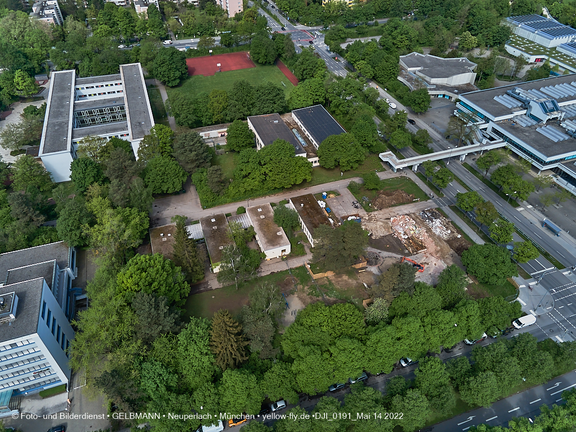 14.05.2022 - Luftbilder von der Baustelle Haus für Kinder in Neuperlach